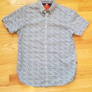 Short sleeve dress shirt
